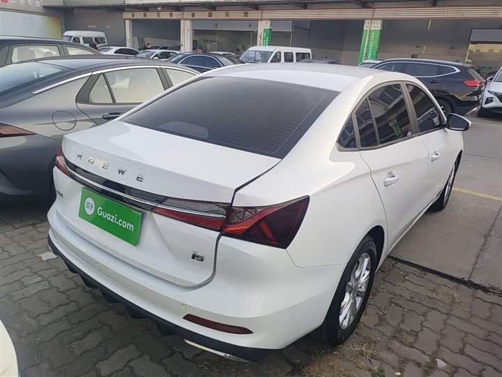 Фото 7 - Roewe i5