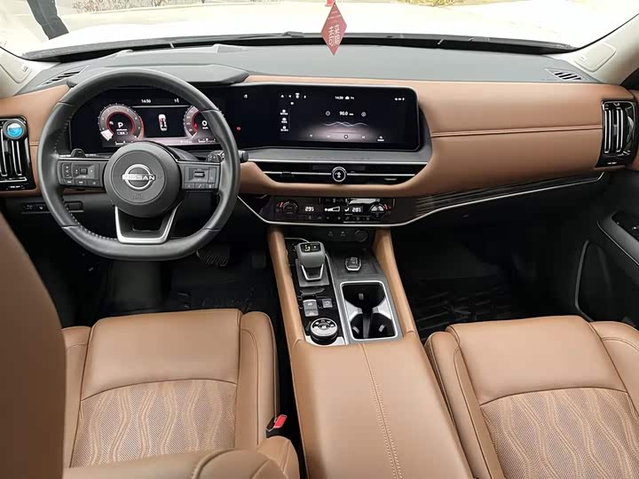 Фото 8 - Nissan Pathfinder