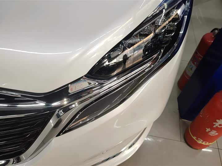 Фото 5 - Buick GL8 ES