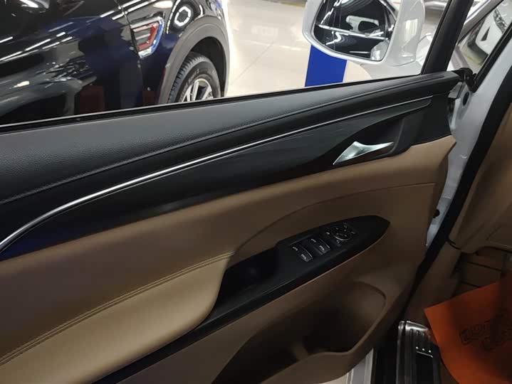 Фото 7 - Buick GL8 ES