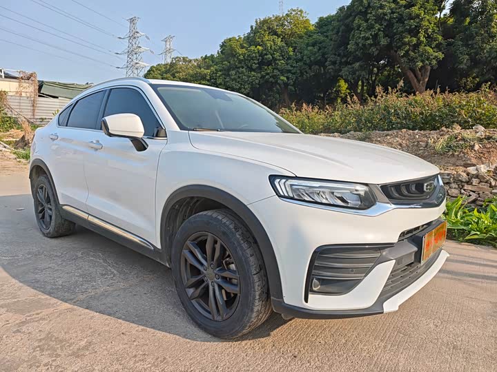 Фото 2 - Geely Tugella Hybrid