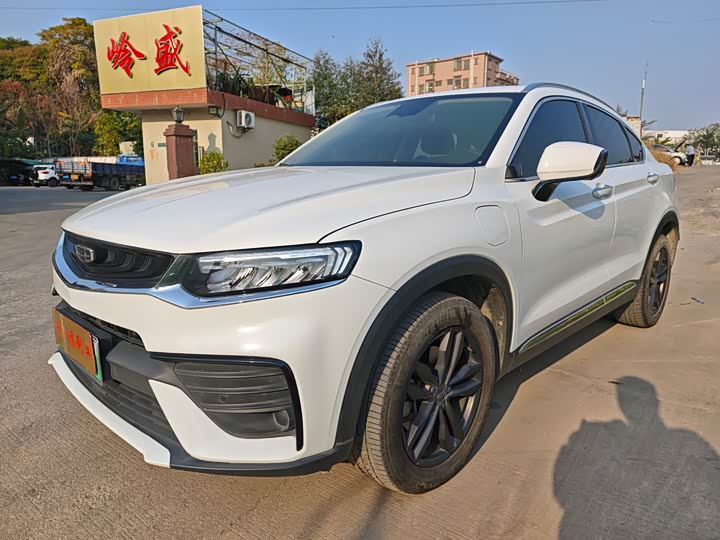 Фото 3 - Geely Tugella Hybrid