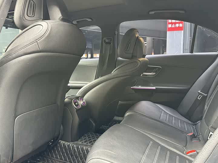 Фото 9 - Mercedes-Benz C-Class