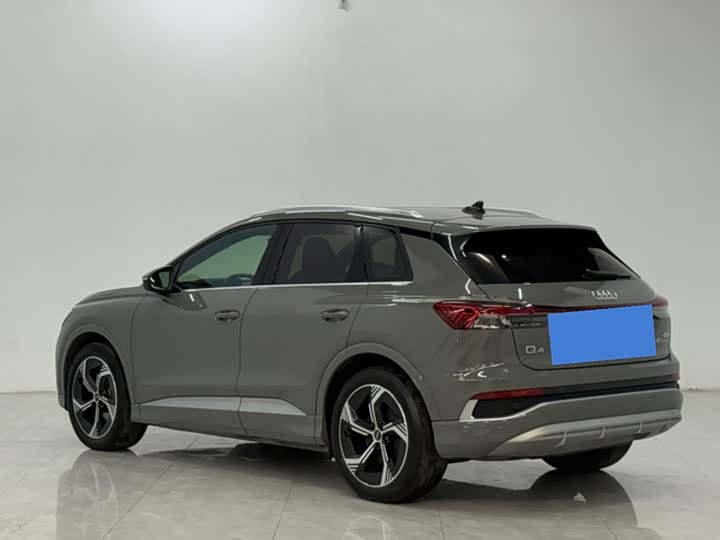 Фото 2 - Audi Q4 e-tron