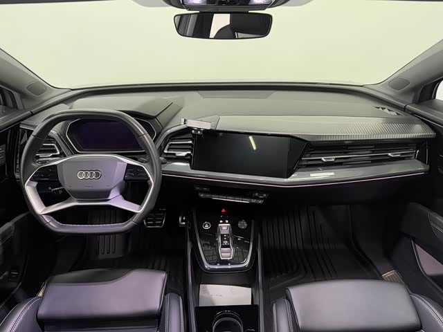 Фото 8 - Audi Q4 e-tron