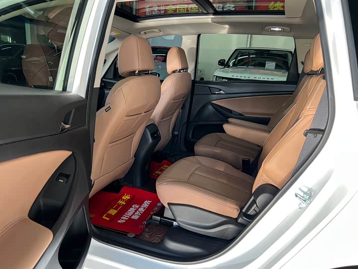 Фото 9 - Buick GL6