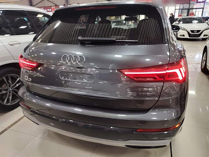 Фото 8 - Audi Q3