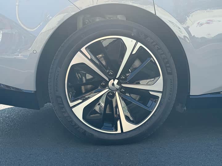 Фото 5 - Nio ET5T