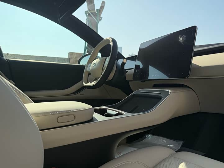 Фото 6 - Nio ET5T