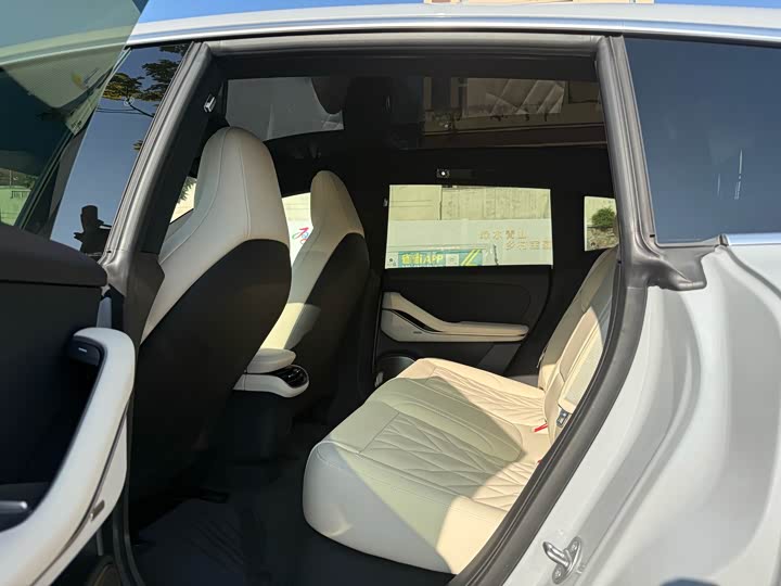 Фото 7 - Nio ET5T