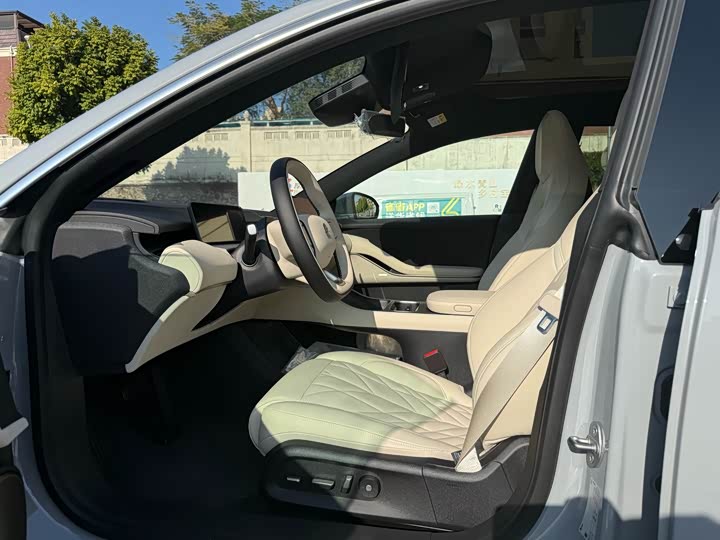 Фото 8 - Nio ET5T