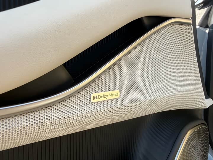 Фото 9 - Nio ET5T