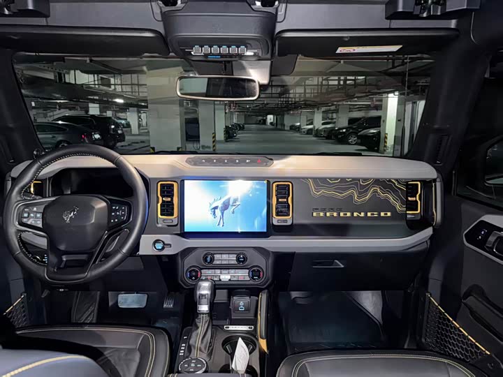 Фото 9 - Ford Bronco