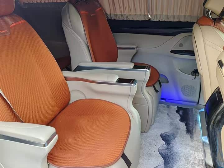 Фото 3 - Buick GL8 ES