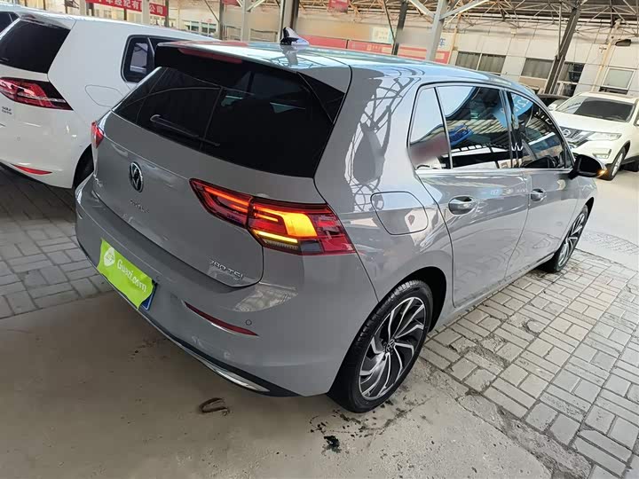 Фото 7 - Volkswagen Golf