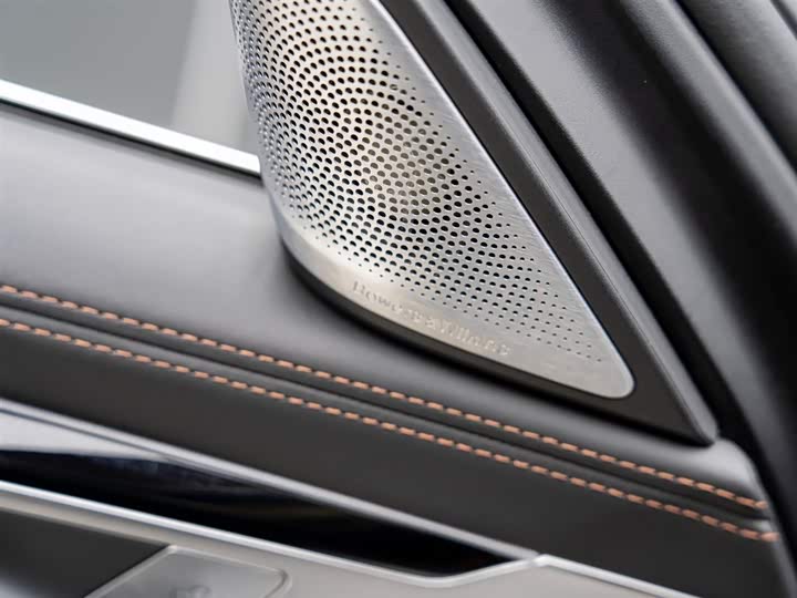 Фото 8 - BMW 7 Series