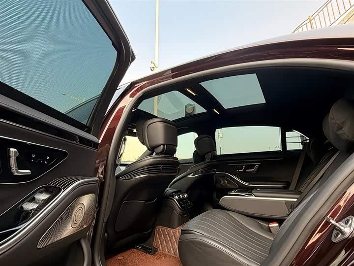 Фото 9 - Mercedes-Benz S-Class