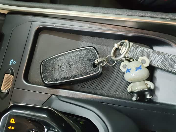 Фото 9 - Ford Edge