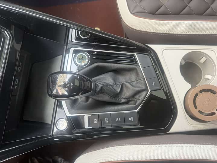 Фото 8 - Volkswagen Tayron