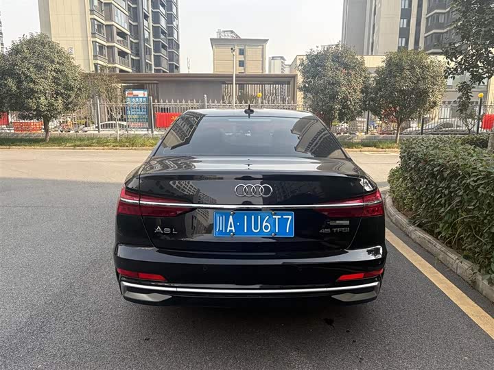 Фото 5 - Audi A6L