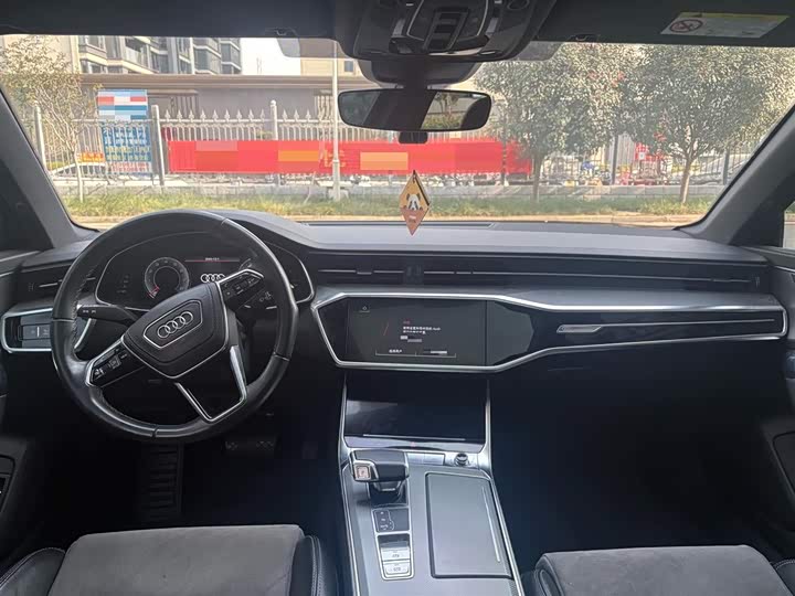 Фото 8 - Audi A6L