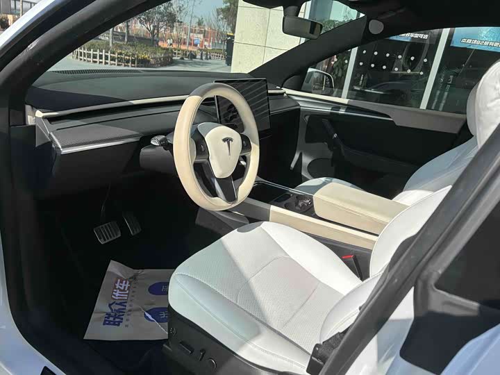 Фото 4 - Tesla Model Y