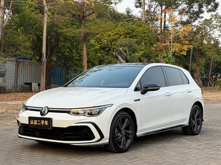 Фото 1 - Volkswagen Golf