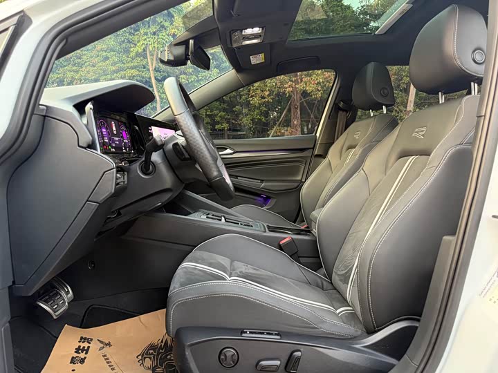 Фото 7 - Volkswagen Golf