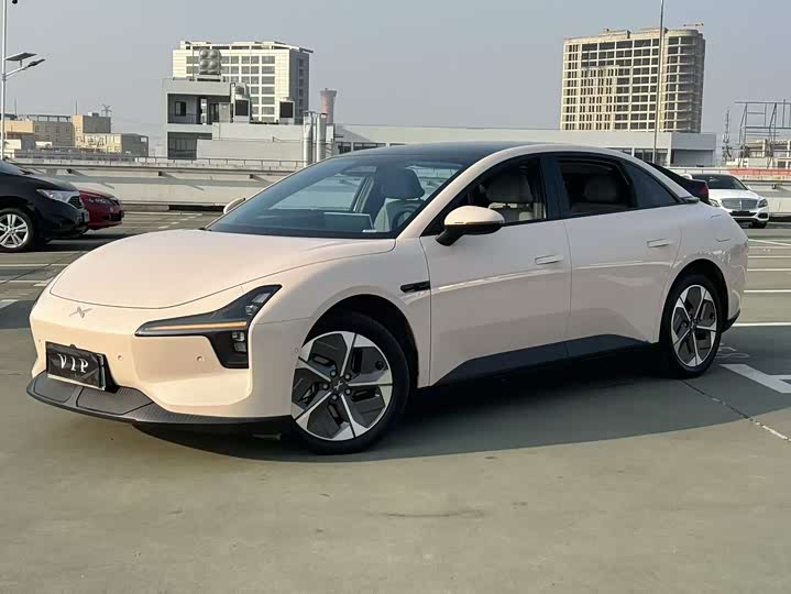 Фото 1 - XPeng Mona M03