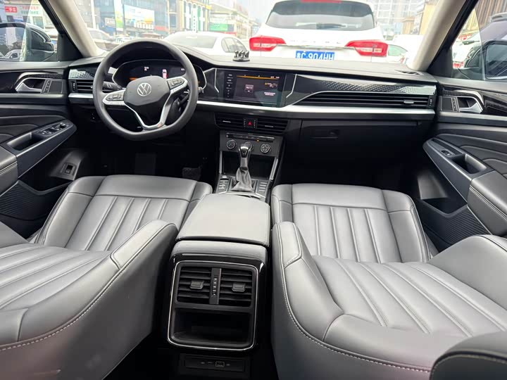 Фото 9 - Volkswagen Passat