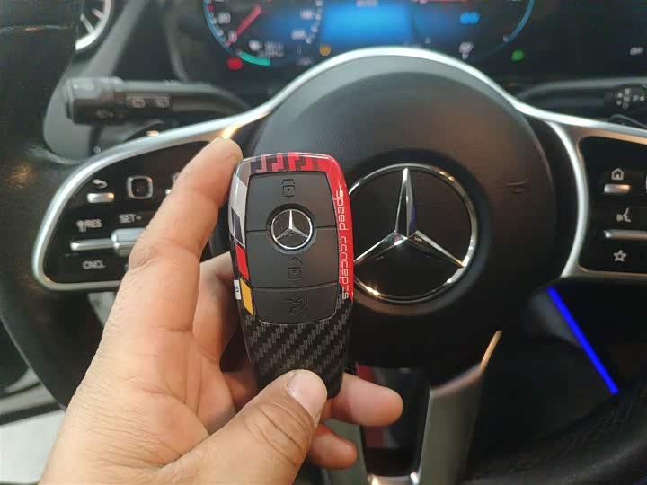 Фото 9 - Mercedes-Benz EQA