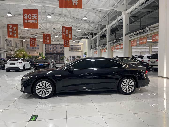 Фото 3 - Audi A7L