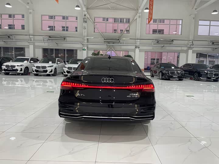 Фото 5 - Audi A7L