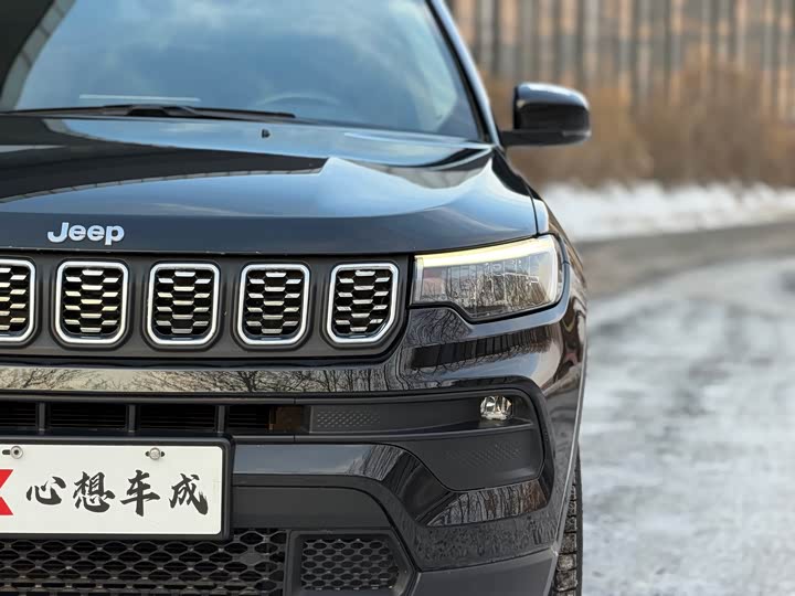 Фото 3 - Jeep Compass
