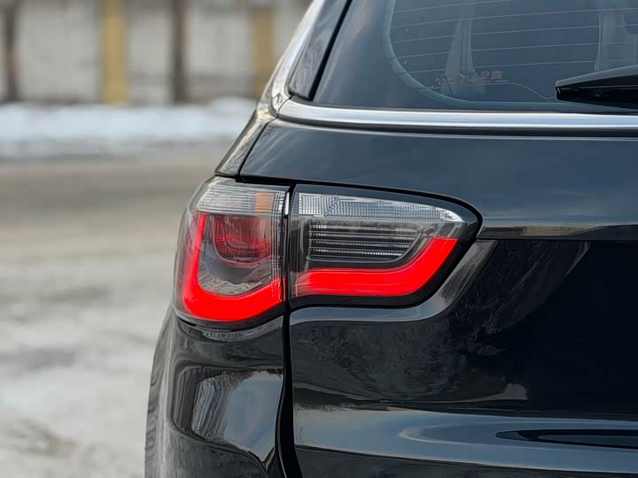 Фото 8 - Jeep Compass