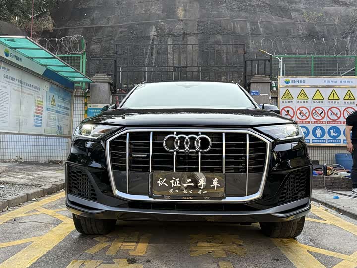Фото 5 - Audi Q7