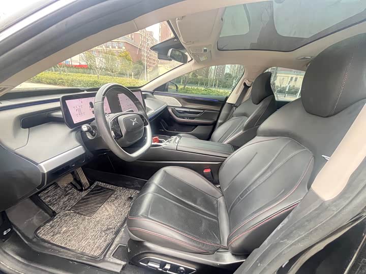 Фото 8 - XPeng P7