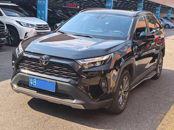 Фото 1 - Toyota RAV4