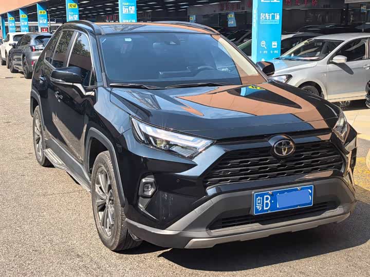 Фото 2 - Toyota RAV4