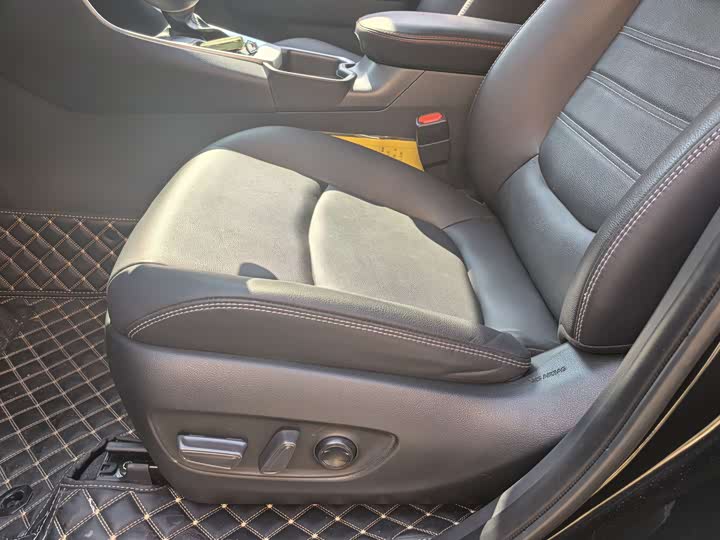 Фото 5 - Toyota RAV4