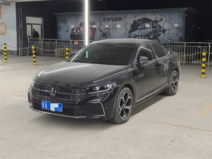 Фото 1 - Volkswagen Passat