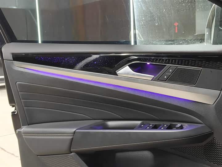 Фото 2 - Volkswagen Passat