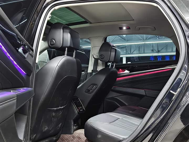 Фото 8 - Volkswagen Passat