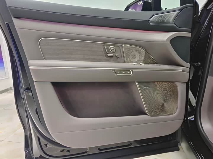 Фото 9 - Nio ES8