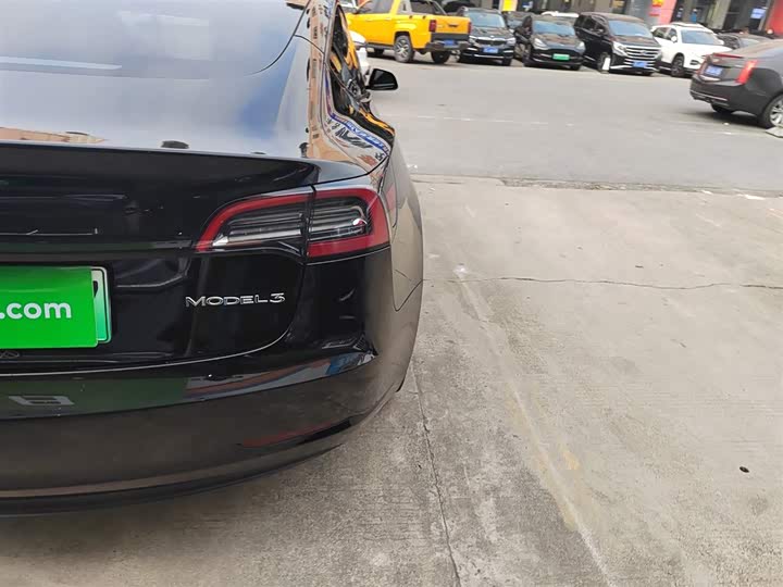 Фото 8 - Tesla Model 3