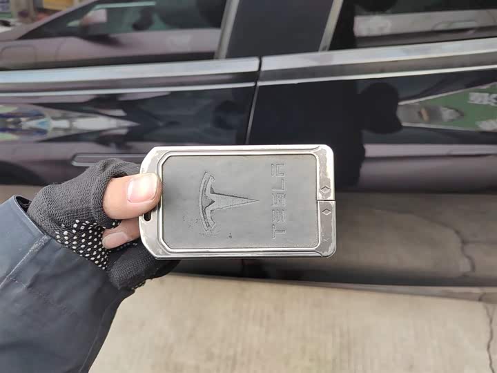 Фото 9 - Tesla Model 3