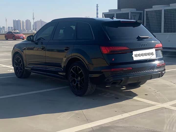 Фото 9 - Audi Q7