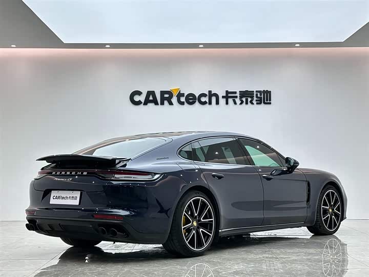 Фото 5 - Porsche Panamera