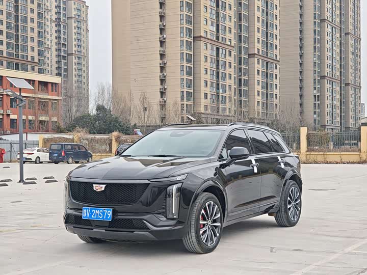 Фото 1 - Cadillac XT5