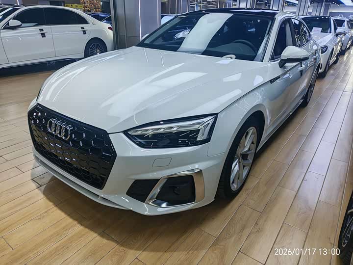 Фото 1 - Audi A5